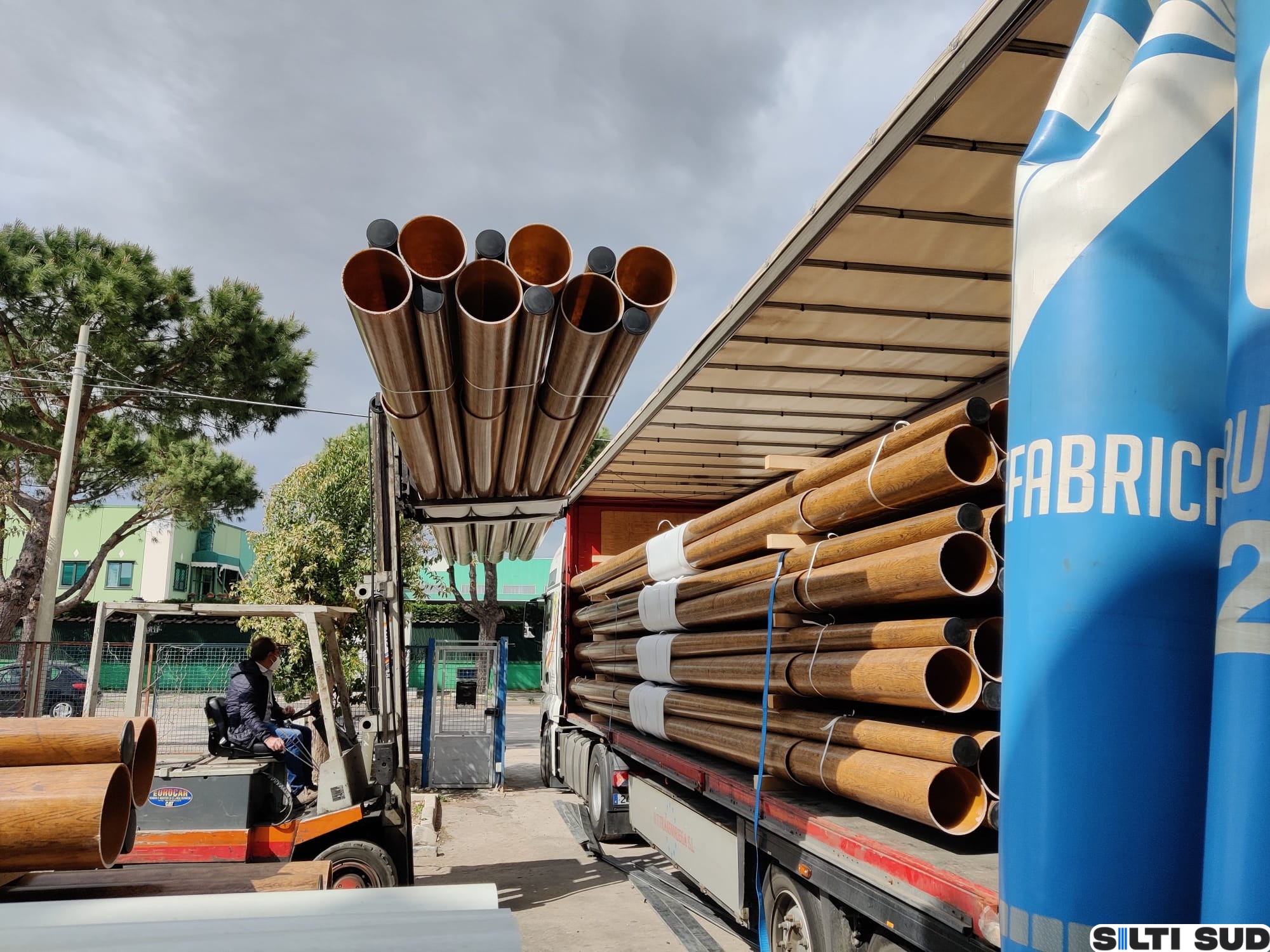Poteaux composites / fibre de verre pour réseaux aériennes – Image 12