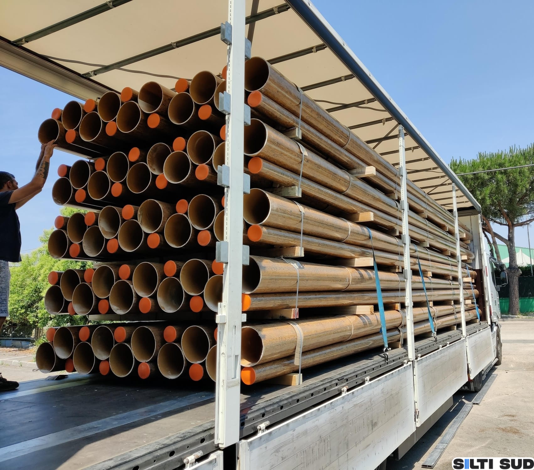 Poteaux composites / fibre de verre pour réseaux aériennes – Image 6