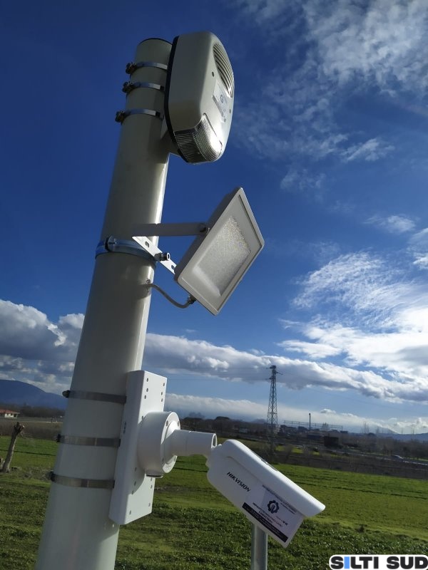 Poteaux en fibre de verre pour la vidéosurveillance – Image 4