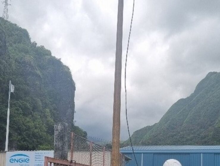 Fiberglass poles_GFRP_Pali in vetroresina_Poteaux composites_Utility poles 99991 (1)